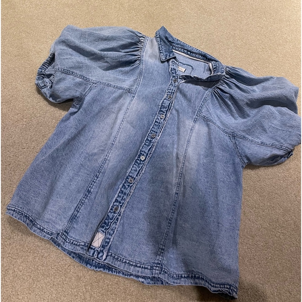 Gently used, free people, bubble sleeve denim top.